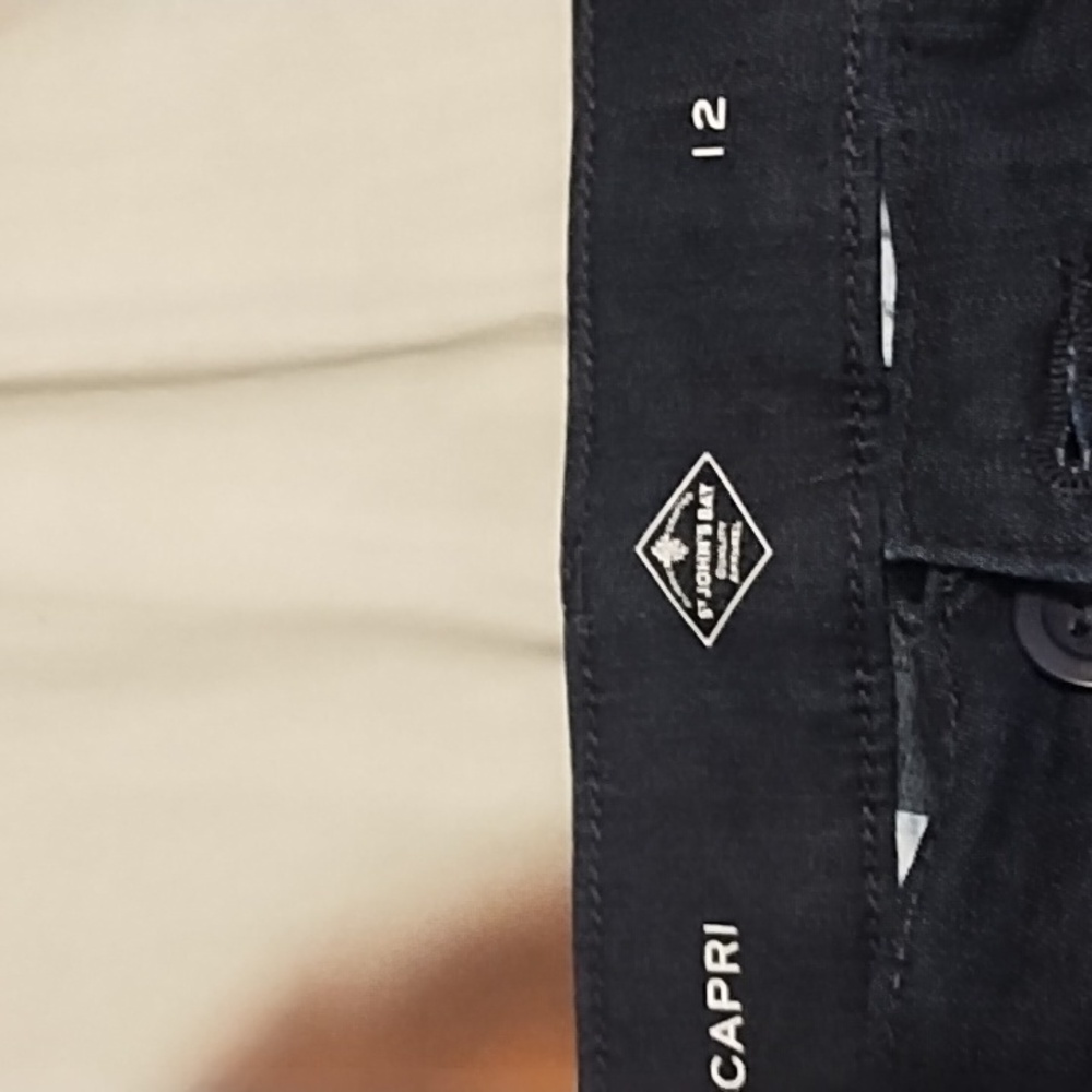 Capri Pants Set - Picture 4 of 6